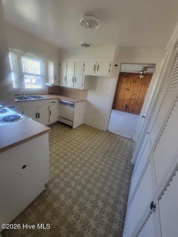 305 N 2nd Street, Macclesfield, NC 27852