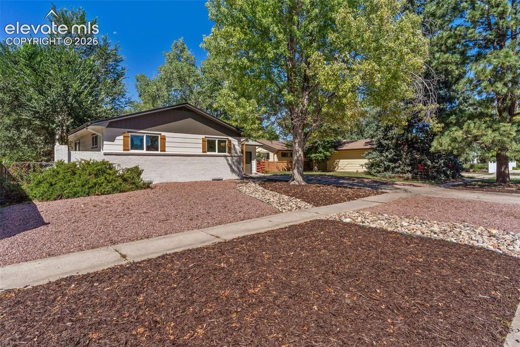 1430 McArthur Avenue, Colorado Springs, CO 80909 — photo 2