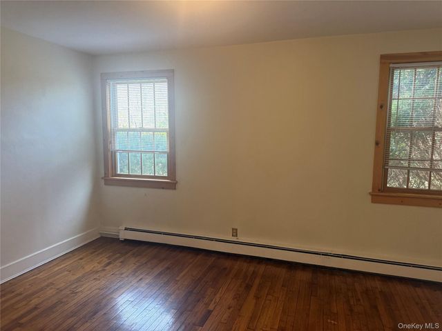 953 Ripley Lane, Oyster Bay, NY 11771