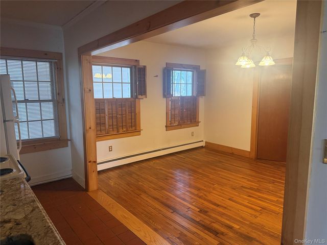 953 Ripley Lane, Oyster Bay, NY 11771