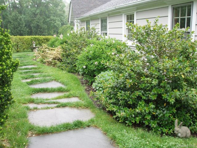 953 Ripley Lane, Oyster Bay, NY 11771