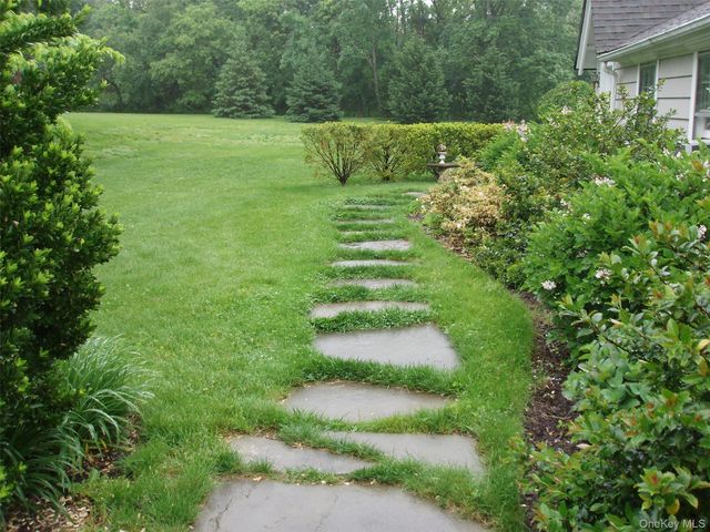 953 Ripley Lane, Oyster Bay, NY 11771