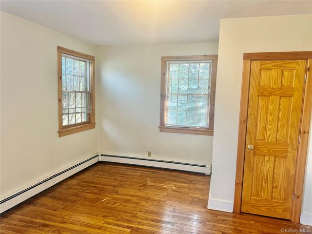 953 Ripley Lane, Oyster Bay, NY 11771