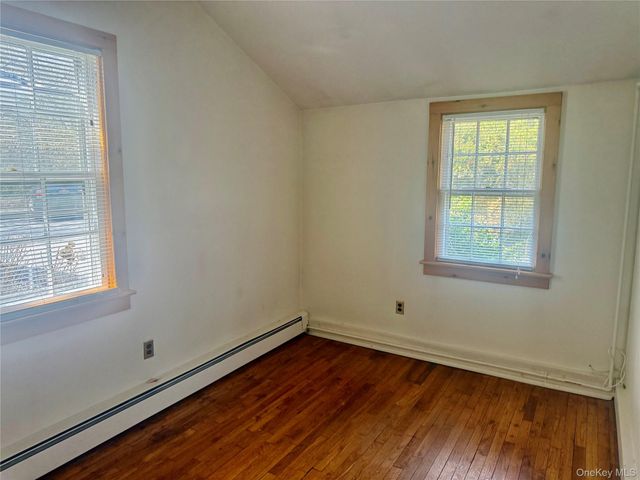 953 Ripley Lane, Oyster Bay, NY 11771
