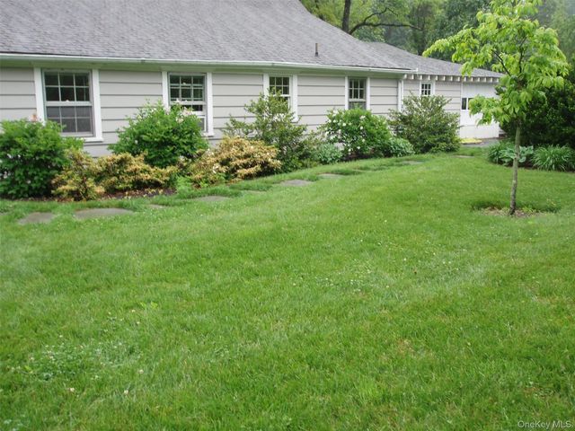 953 Ripley Lane, Oyster Bay, NY 11771