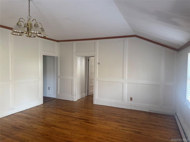 953 Ripley Lane, Oyster Bay, NY 11771