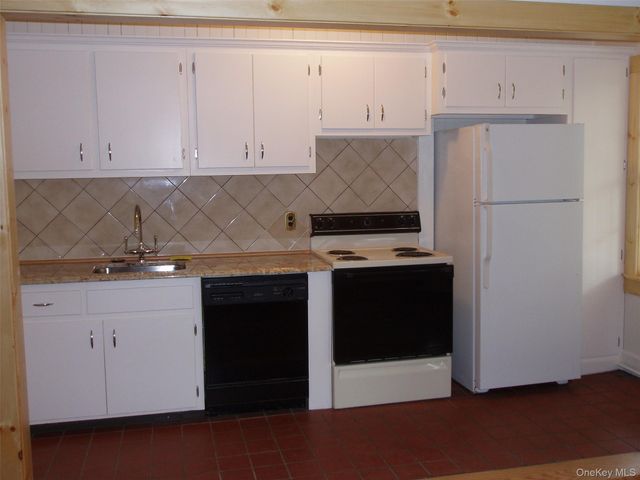 953 Ripley Lane, Oyster Bay, NY 11771