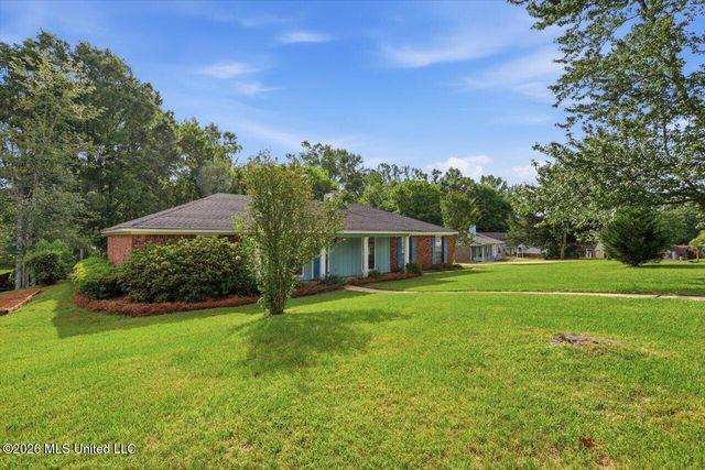118 Spanish Moss Drive, Clinton, MS 39056