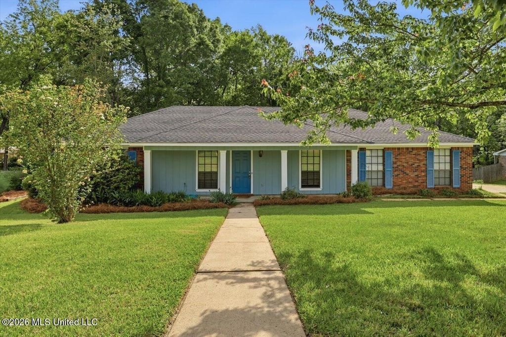 118 Spanish Moss Drive, Clinton, MS 39056