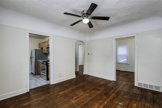 1234 E Elza Avenue, Hazel Park, MI 48030