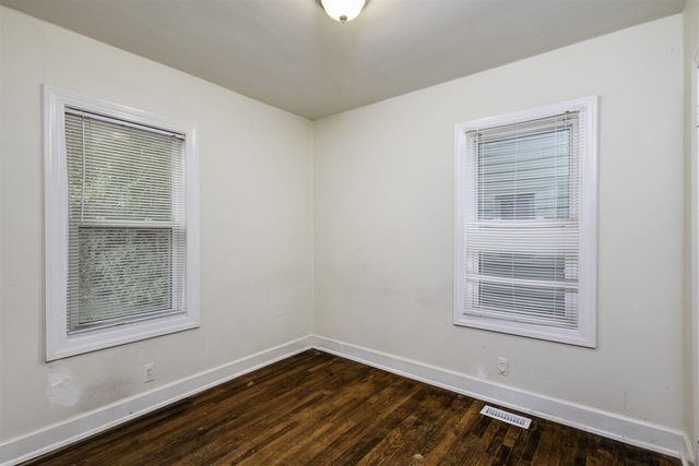 1234 E Elza Avenue, Hazel Park, MI 48030