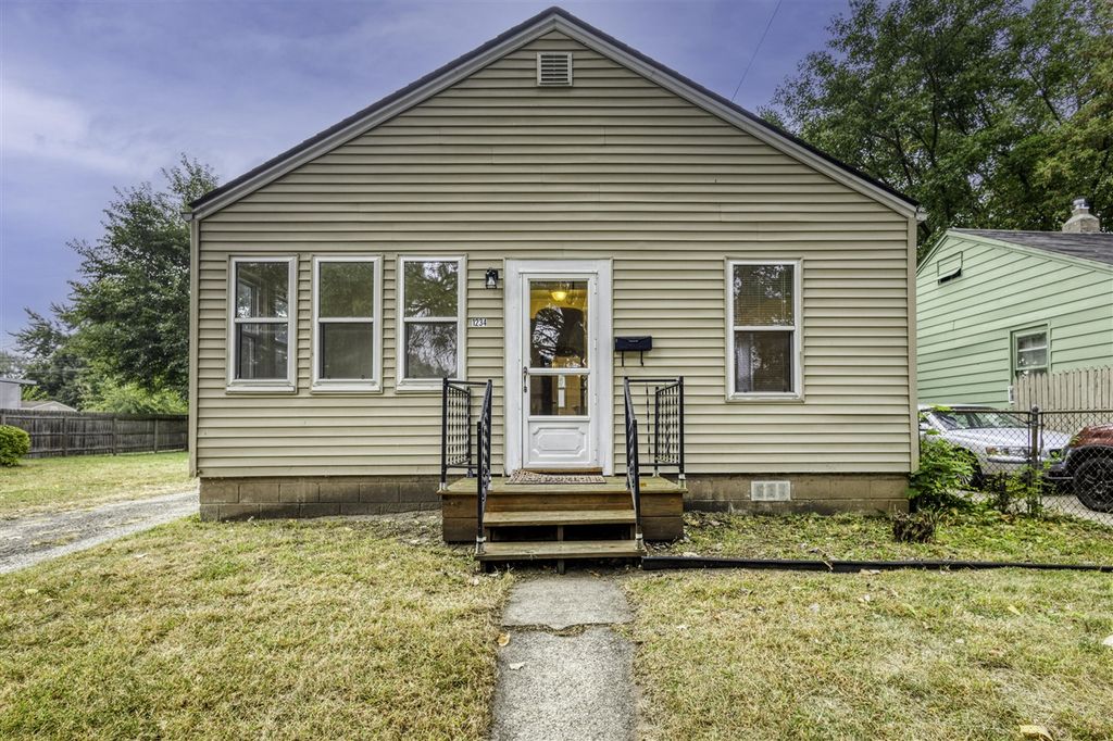 1234 E Elza Avenue, Hazel Park, MI 48030