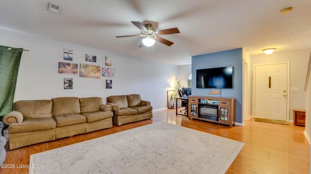 4320 Willowview Blvd, Louisville, KY 40299