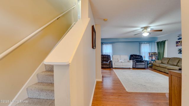 4320 Willowview Blvd, Louisville, KY 40299