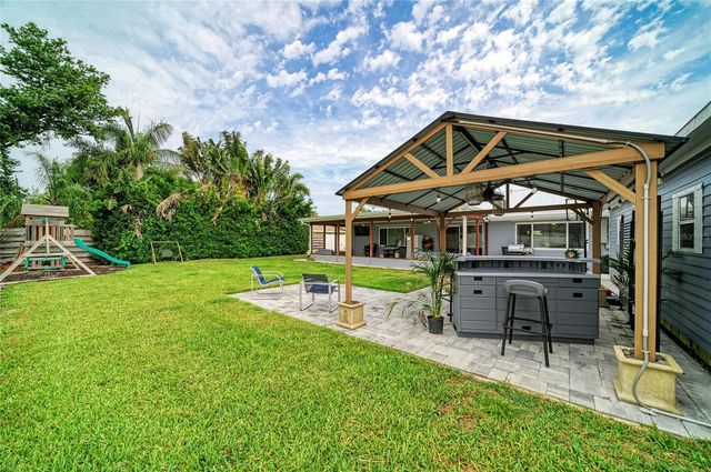 7611 18TH AVENUE NW, Bradenton, FL 34209