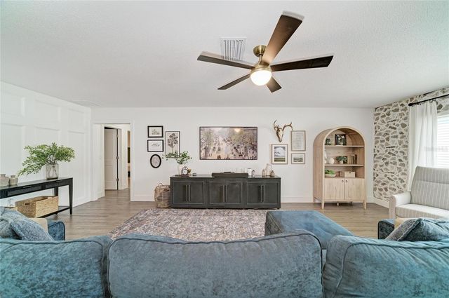 7611 18TH AVENUE NW, Bradenton, FL 34209