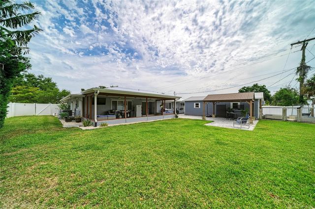 7611 18TH AVENUE NW, Bradenton, FL 34209