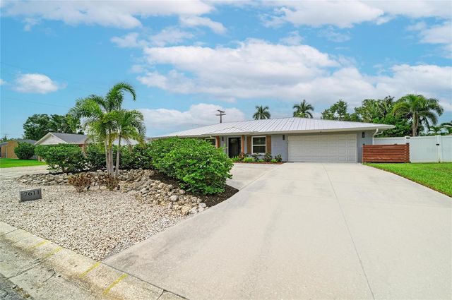 7611 18TH AVENUE NW, Bradenton, FL 34209