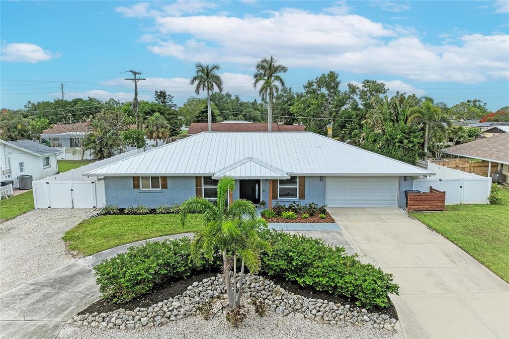 7611 18TH AVENUE NW, Bradenton, FL 34209