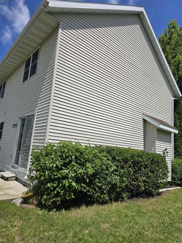 633 Stonehaven Drive, Sun Prairie, WI 53590