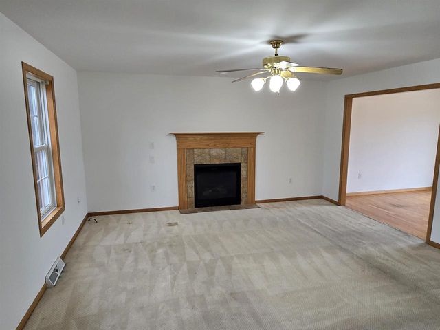 633 Stonehaven Drive, Sun Prairie, WI 53590