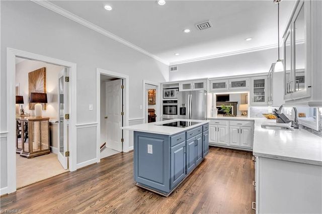 4141 Shattalon Drive, Winston-salem, NC 27106