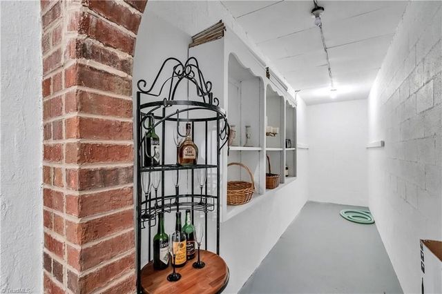 4141 Shattalon Drive, Winston-salem, NC 27106