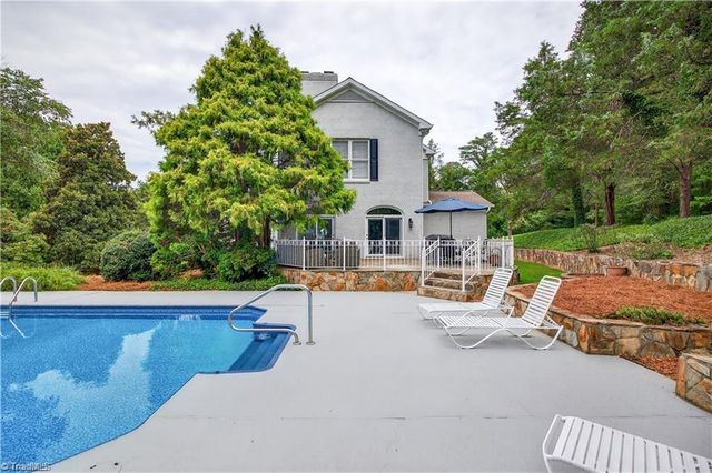 4141 Shattalon Drive, Winston-salem, NC 27106