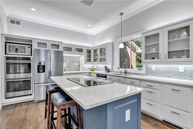 4141 Shattalon Drive, Winston-salem, NC 27106