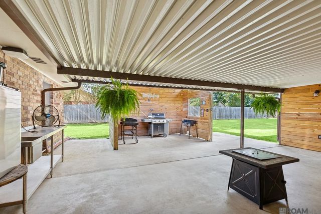 3214 Cedar St, Zachary, LA 70791