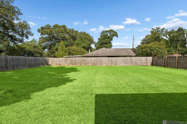 3214 Cedar St, Zachary, LA 70791