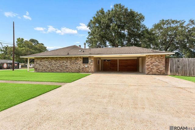 3214 Cedar St, Zachary, LA 70791