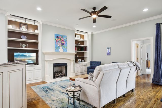 658 Hickory Ridge Rd, Gallatin, TN 37066