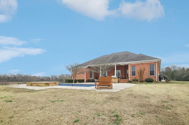 658 Hickory Ridge Rd, Gallatin, TN 37066