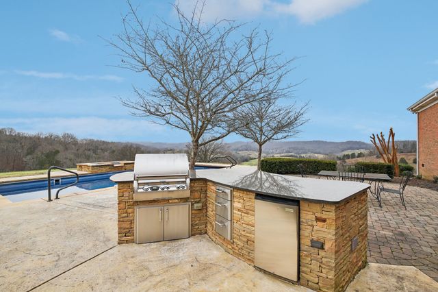 658 Hickory Ridge Rd, Gallatin, TN 37066