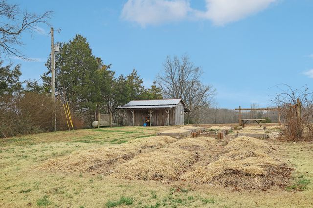 658 Hickory Ridge Rd, Gallatin, TN 37066