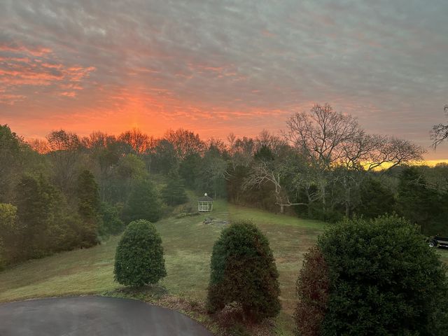 658 Hickory Ridge Rd, Gallatin, TN 37066