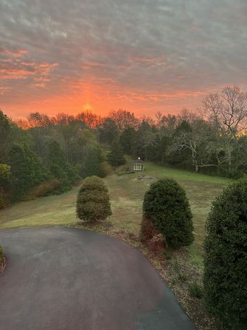 658 Hickory Ridge Rd, Gallatin, TN 37066