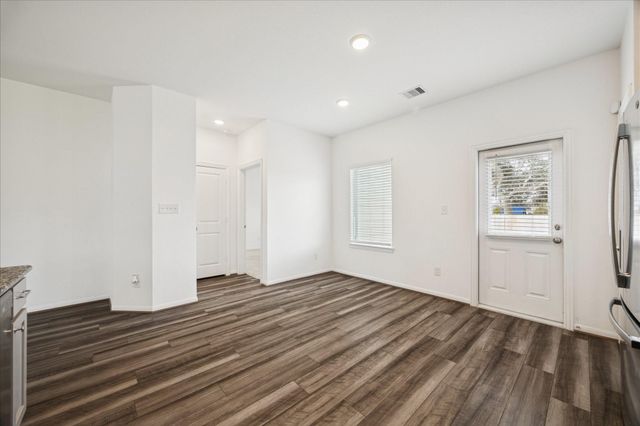 7306 Parkview Drive, Hitchcock, TX 77563