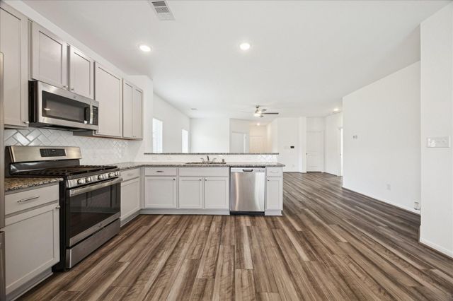 7306 Parkview Drive, Hitchcock, TX 77563