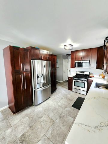 35737 N Hunt Avenue, Ingleside, IL 60041