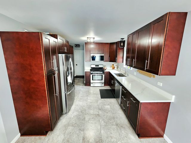 35737 N Hunt Avenue, Ingleside, IL 60041