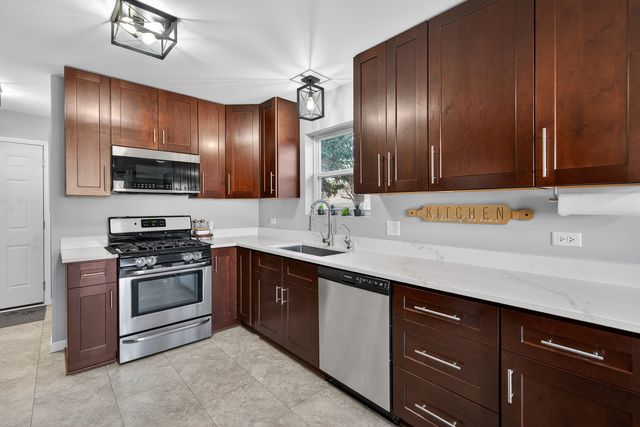 35737 N Hunt Avenue, Ingleside, IL 60041
