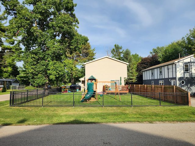 35737 N Hunt Avenue, Ingleside, IL 60041