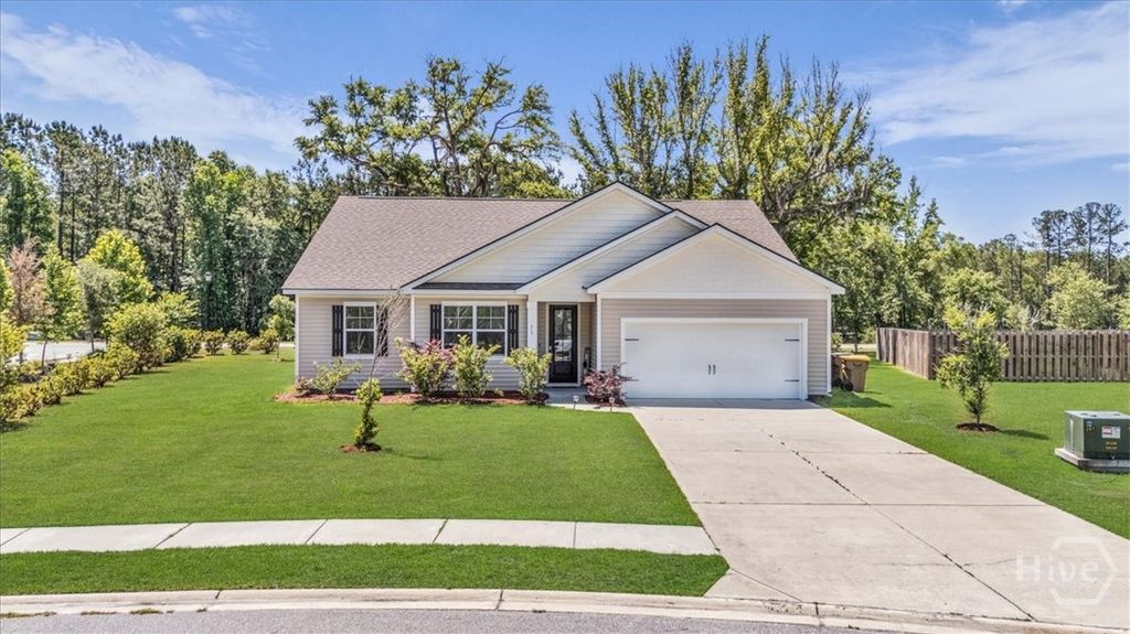 Image 1 of property listing at 11 Wedge Circle, Richmond Hill, GA 31324