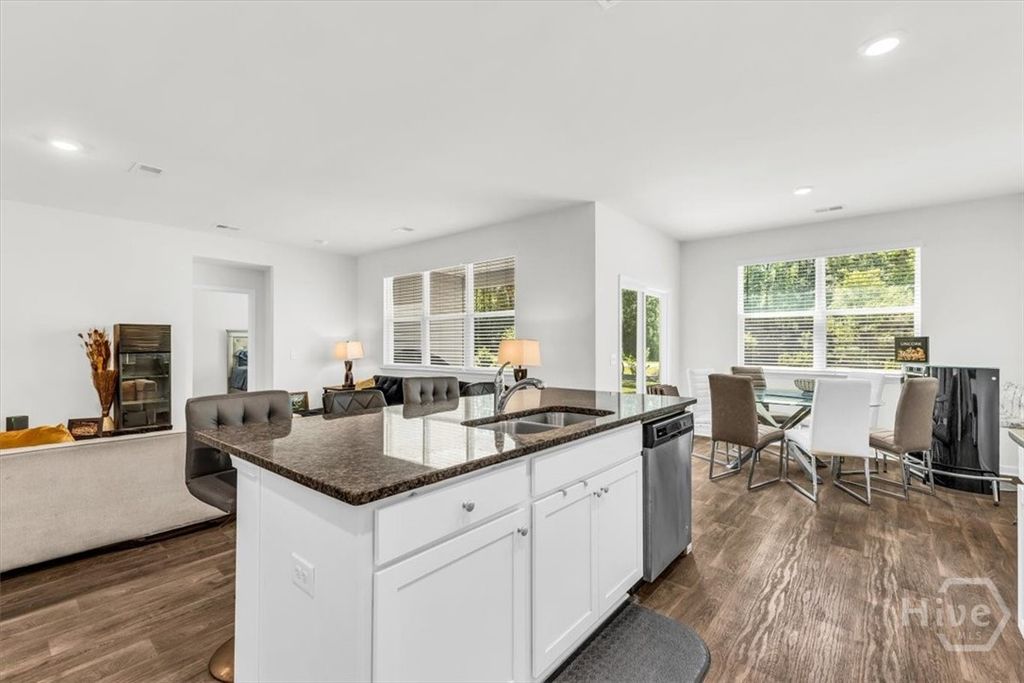 Image 12 of property listing at 11 Wedge Circle, Richmond Hill, GA 31324