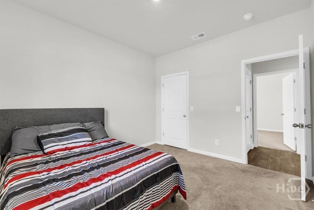 Image 16 of property listing at 11 Wedge Circle, Richmond Hill, GA 31324