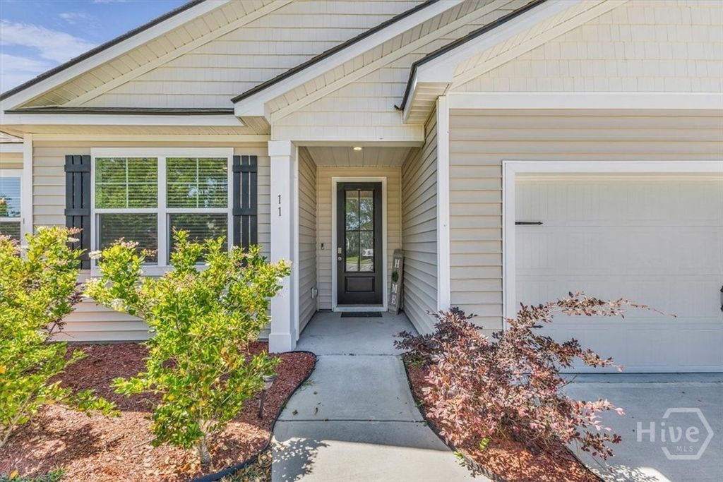Image 3 of property listing at 11 Wedge Circle, Richmond Hill, GA 31324
