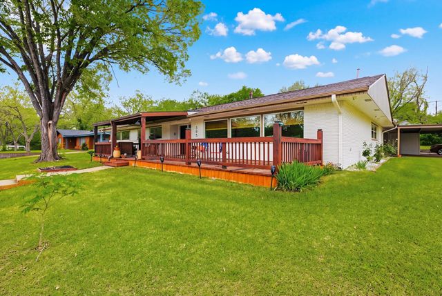 305 N Harvey Street, Caldwell, TX 77836