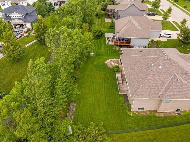 19736 Norton Street, Spring Hill, KS 66083